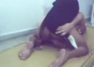 رجل مثلي يمارس الجنس مع كلب كبير